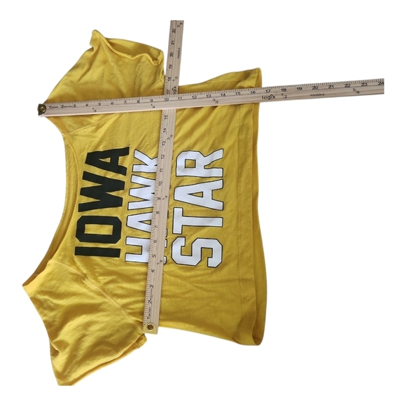Victoria’s Secret PINK Iowa Hawkeyes Yellow Crop Top | XS | Collegiate Graphic - Picture 4 of 5